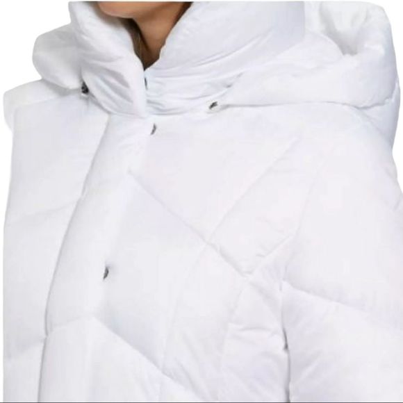 Madden NYC White Puffer Coat - Picture 6 of 14